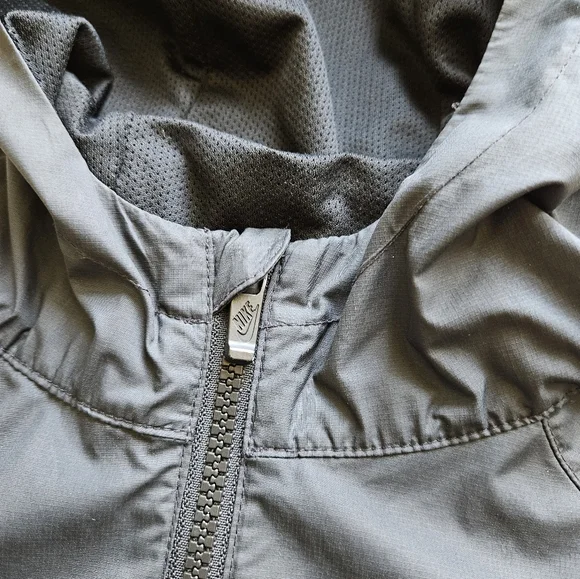 Nike • Windbreaker - Picture 5 of 8